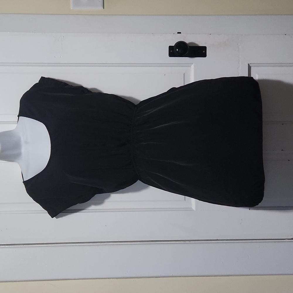 Scoop neck black dress with pockets